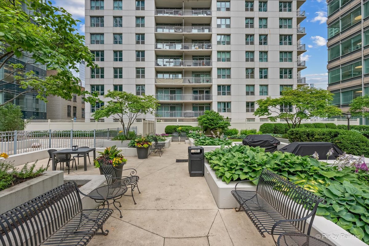 125 S Jefferson Street Unit: 907