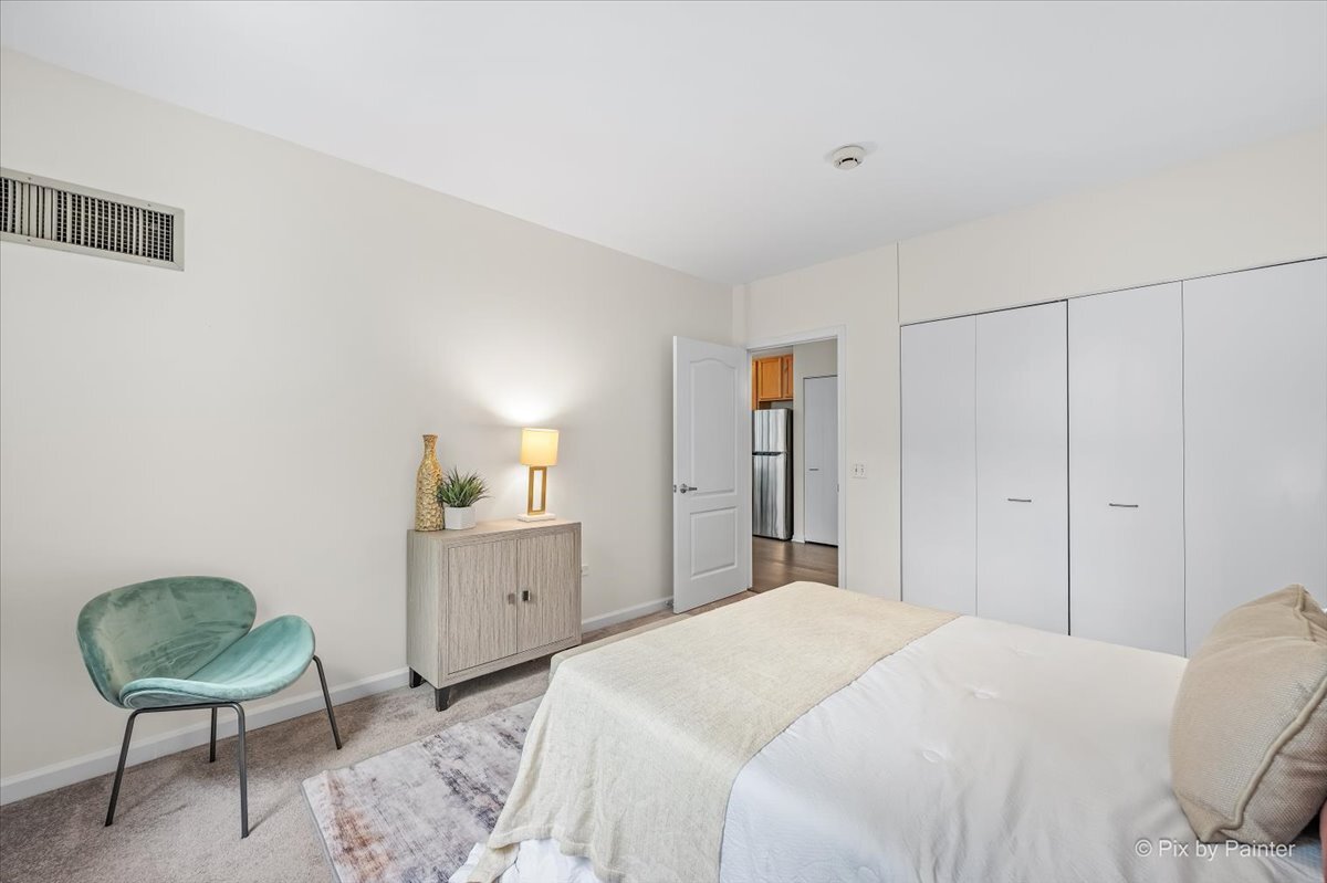 125 S Jefferson Street Unit: 907