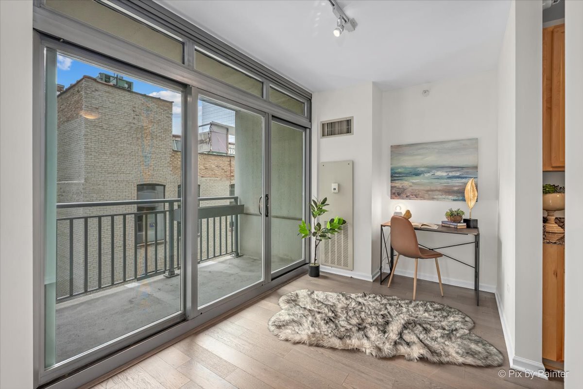 125 S Jefferson Street Unit: 907