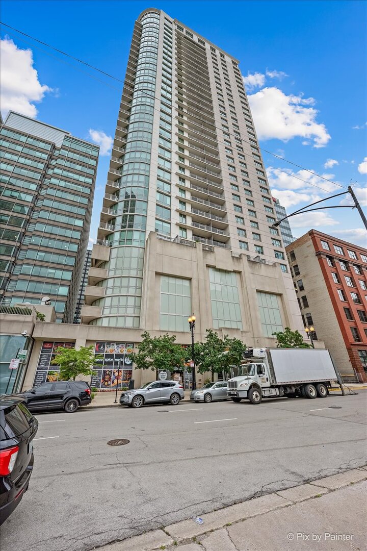 125 S Jefferson Street Unit: 907