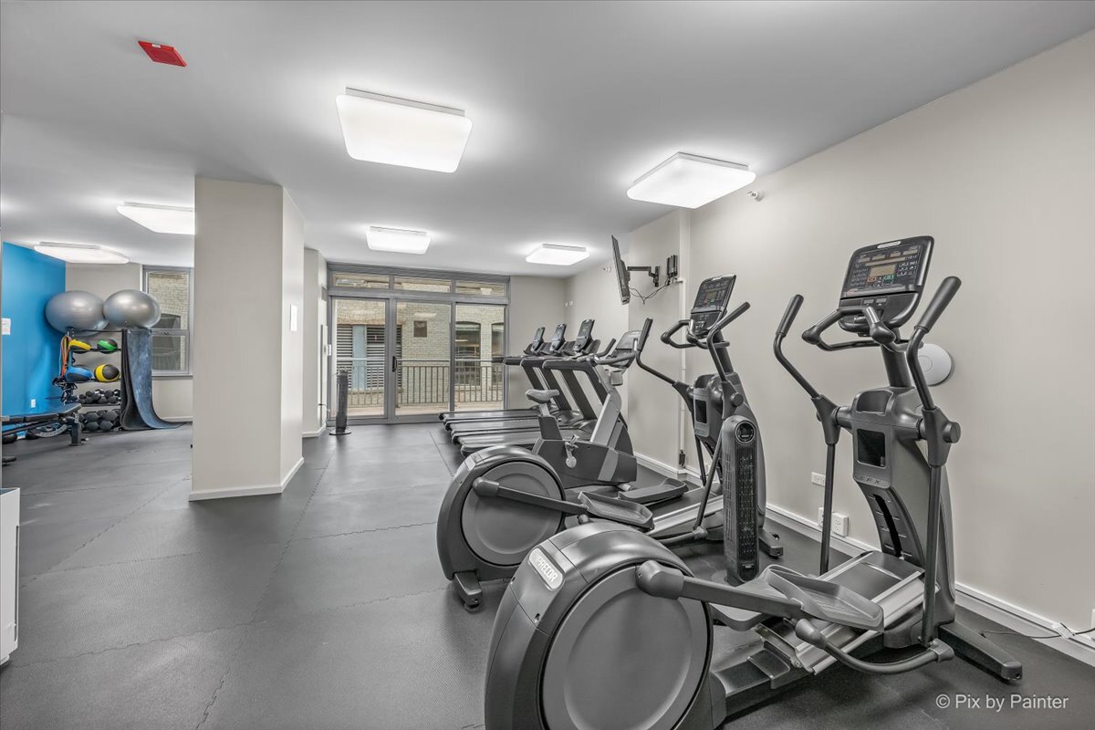 125 S Jefferson Street Unit: 907