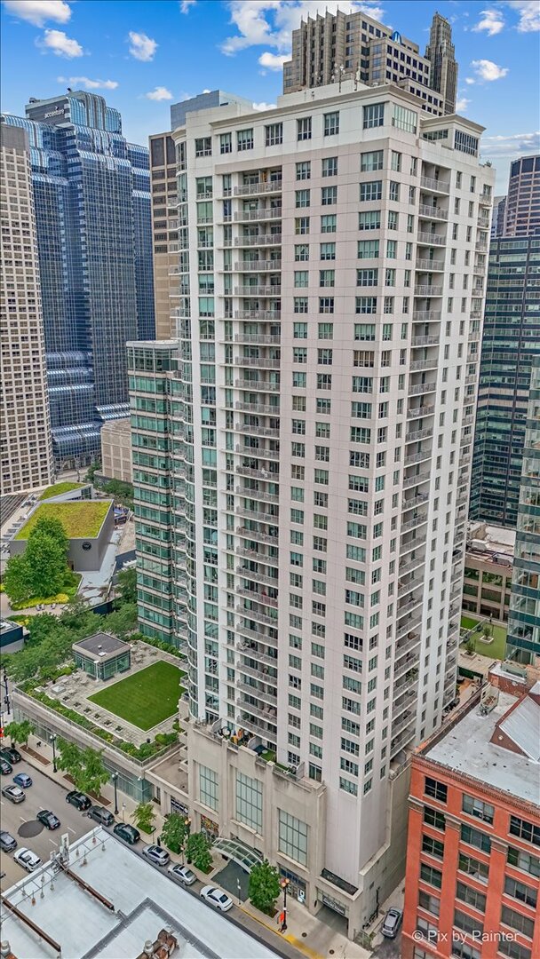 125 S Jefferson Street Unit: 907