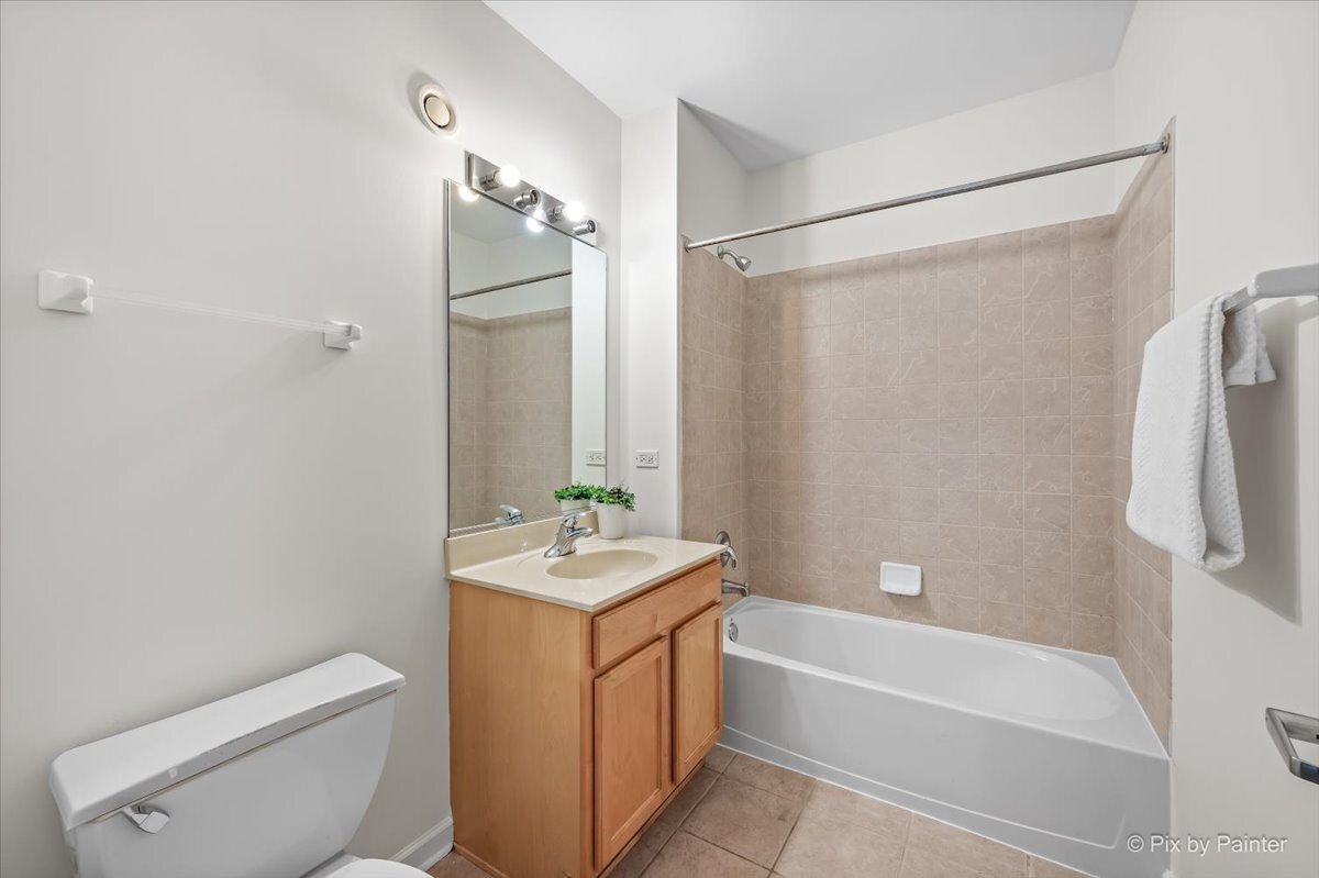 125 S Jefferson Street Unit: 907
