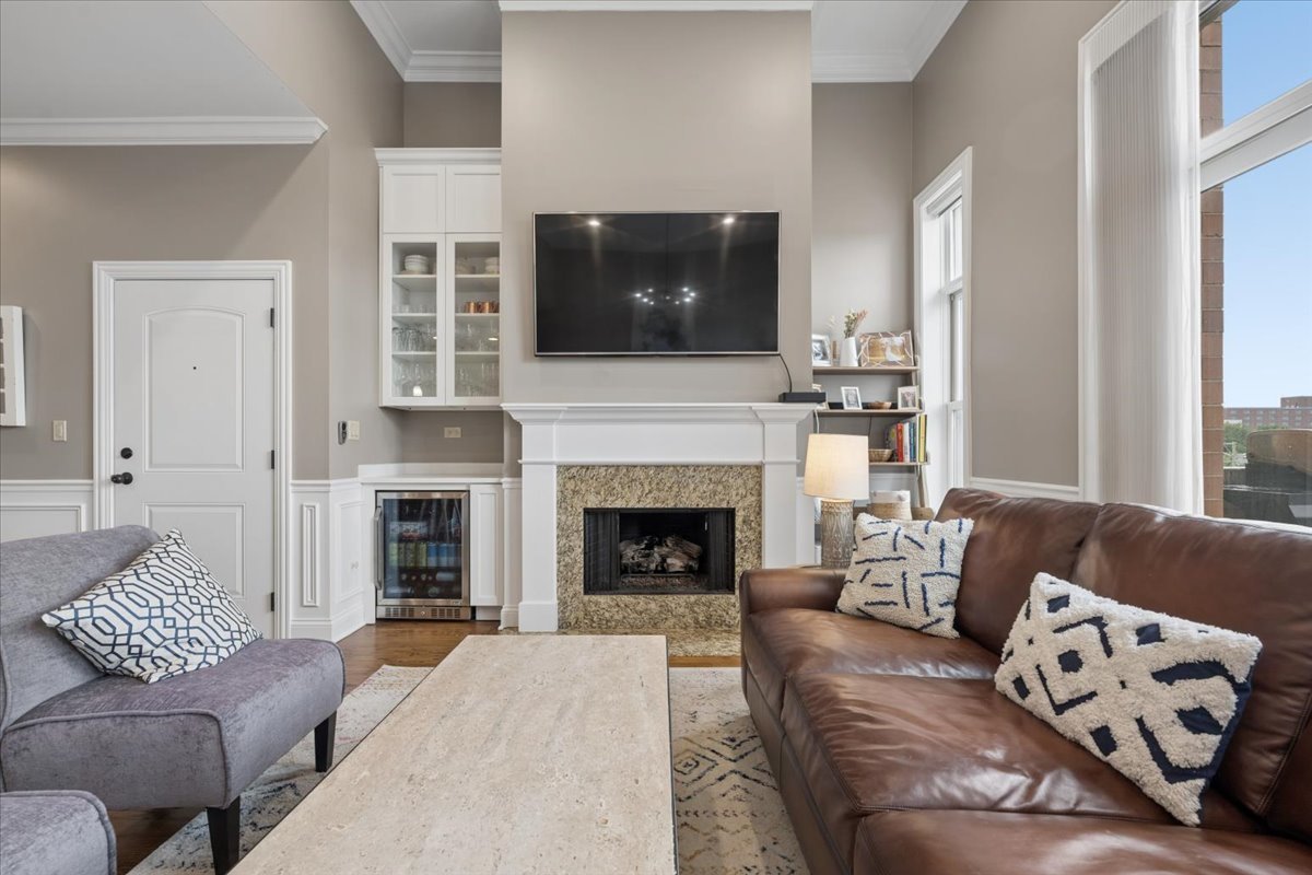 1130 W Diversey Parkway Unit: 4W