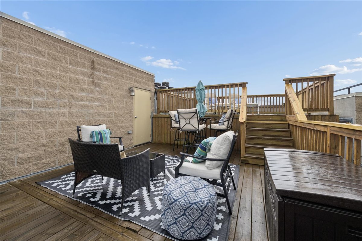 1130 W Diversey Parkway Unit: 4W