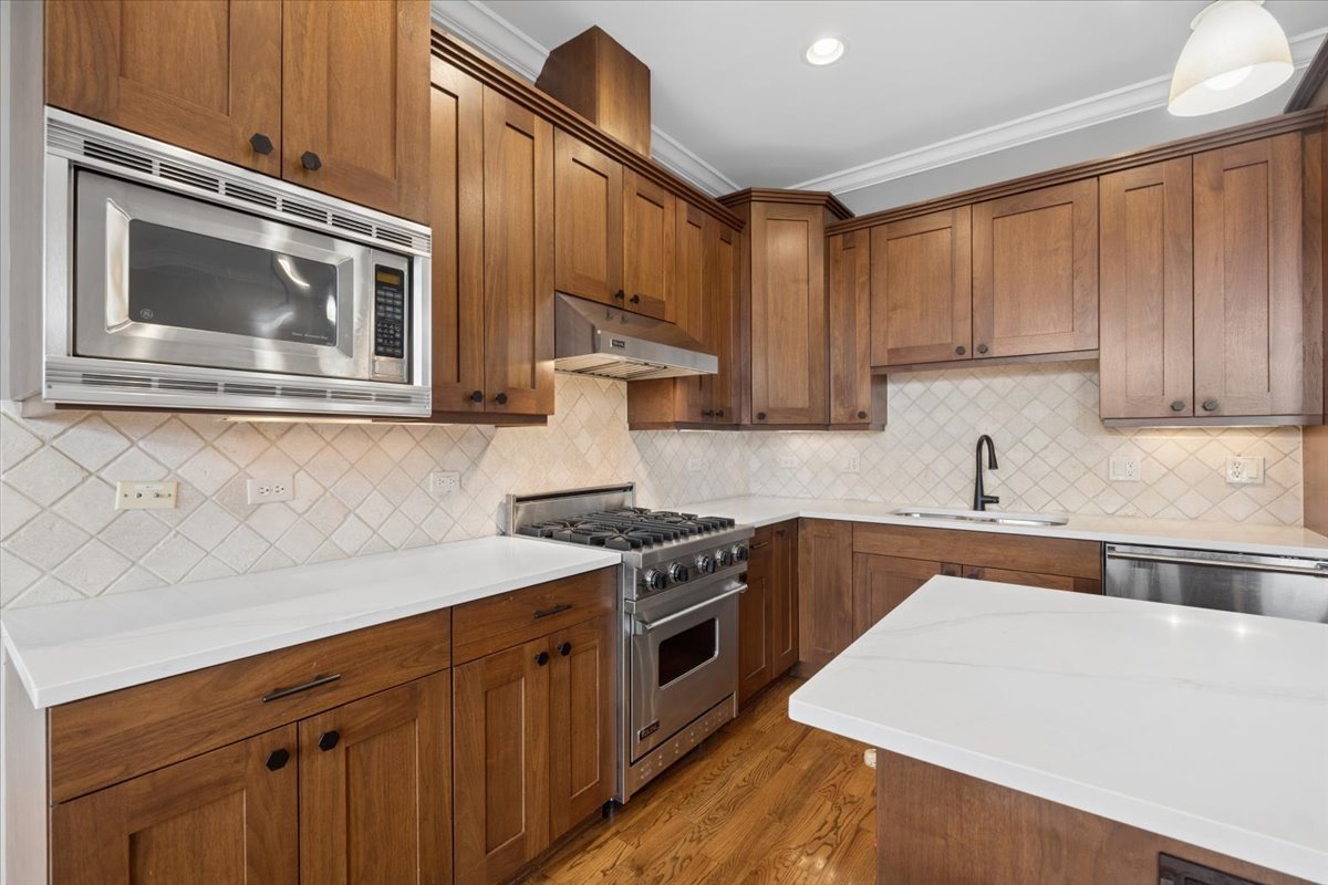 1130 W Diversey Parkway Unit: 4W