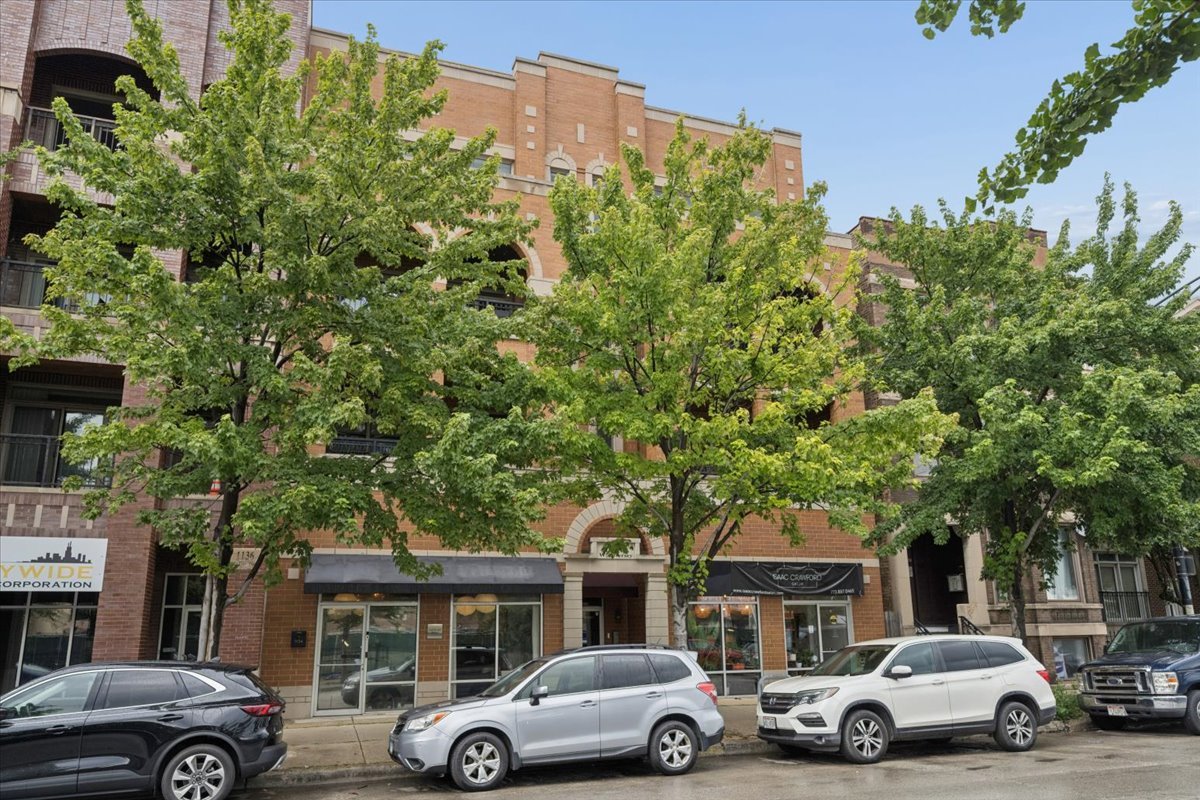 1130 W Diversey Parkway Unit: 4W