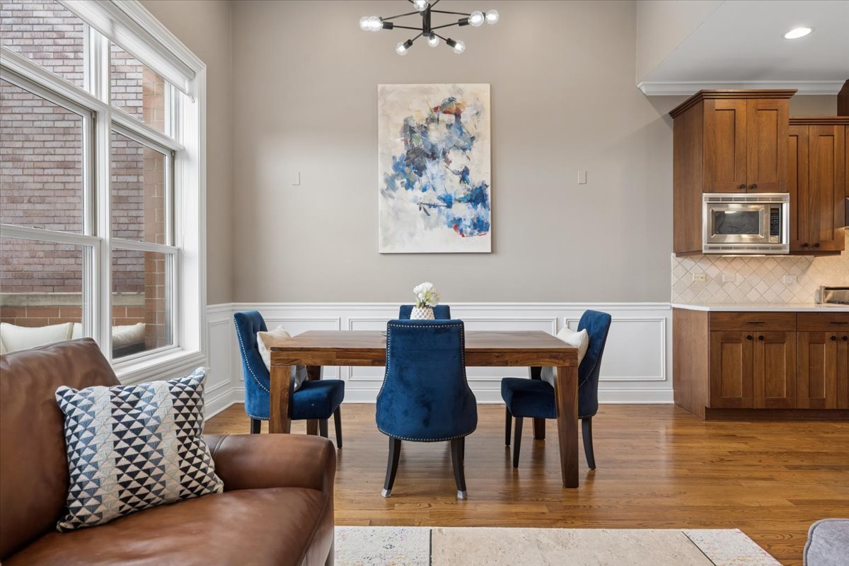 1130 W Diversey Parkway Unit: 4W