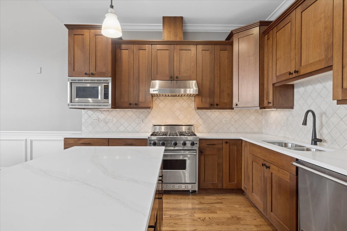 1130 W Diversey Parkway Unit: 4W