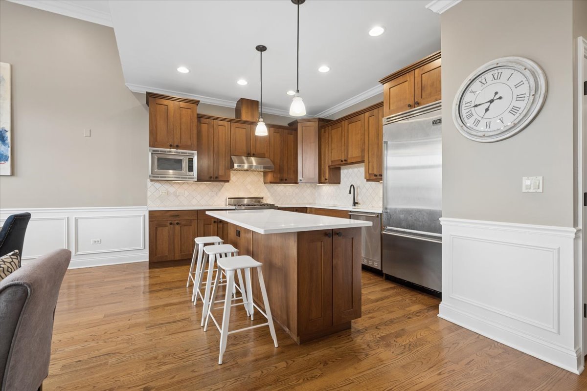 1130 W Diversey Parkway Unit: 4W