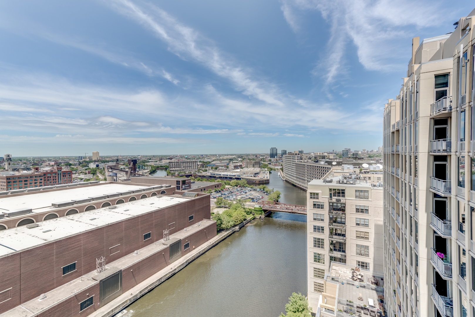 700 N Larrabee Street Unit: 1401