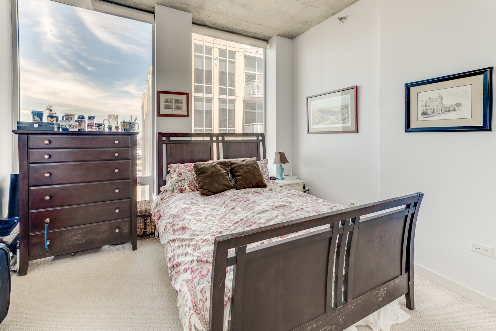 700 N Larrabee Street Unit: 1401