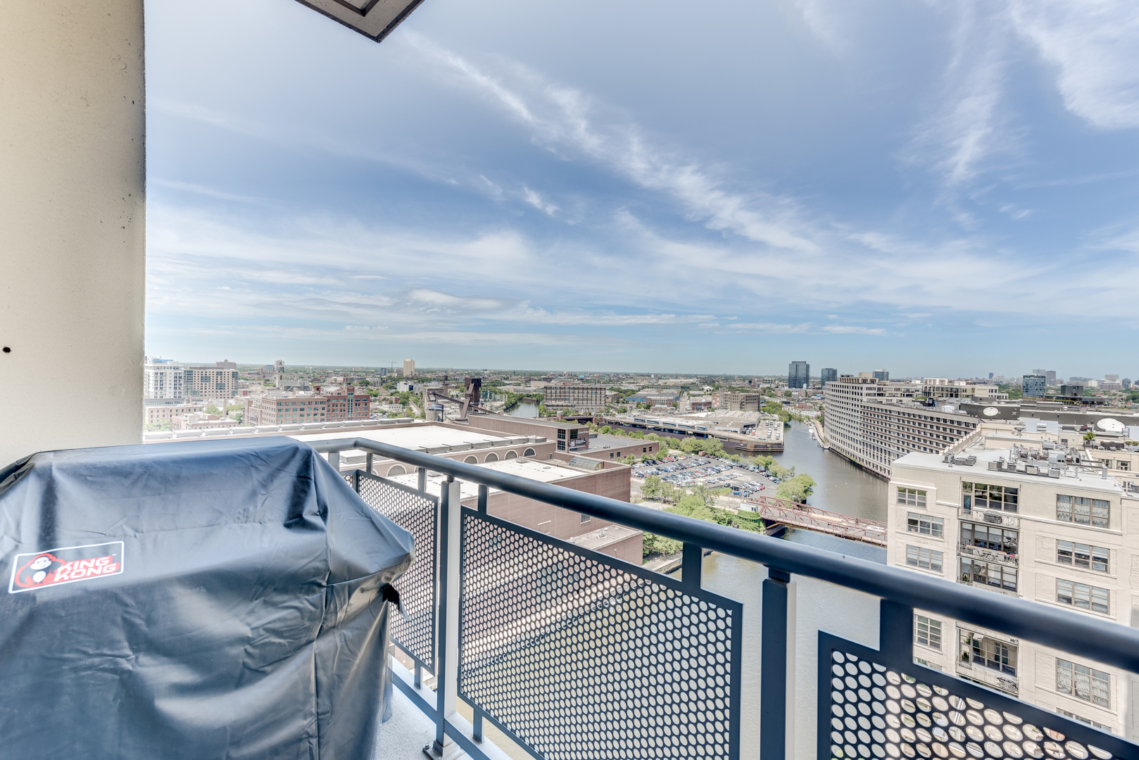 700 N Larrabee Street Unit: 1401