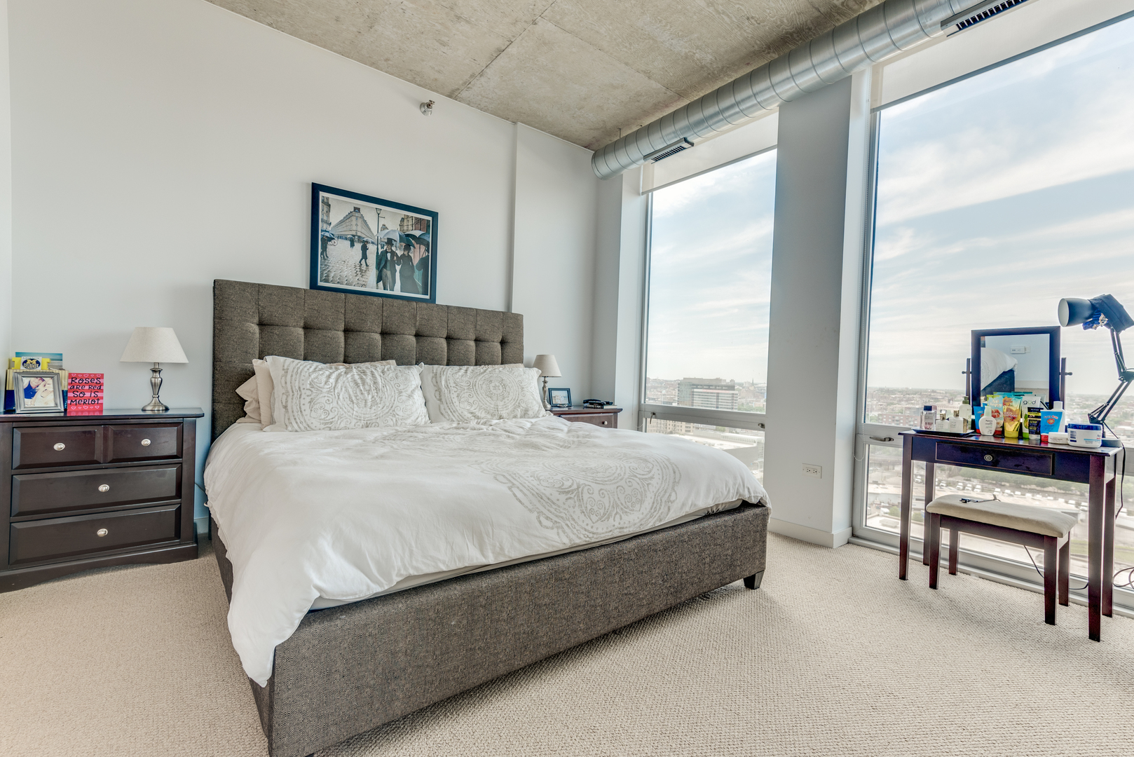 700 N Larrabee Street Unit: 1401