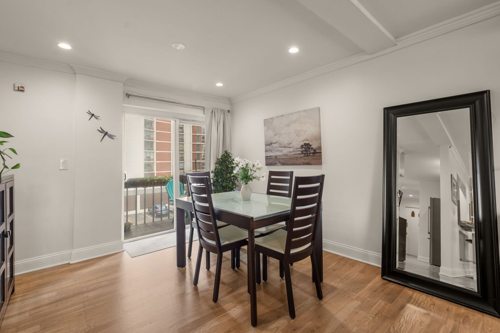 6121 N Sheridan Road Unit: 3A