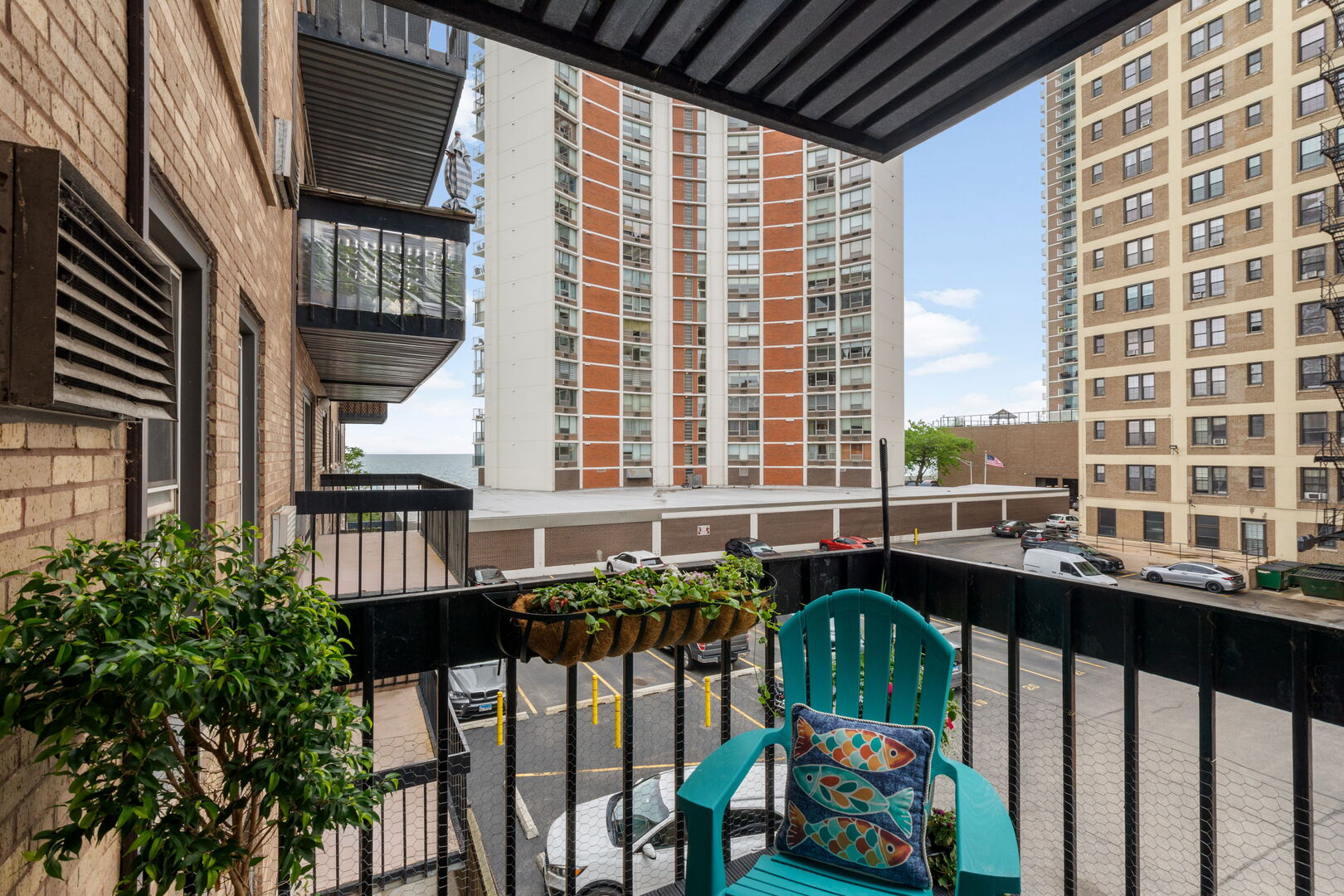 6121 N Sheridan Road Unit: 3A