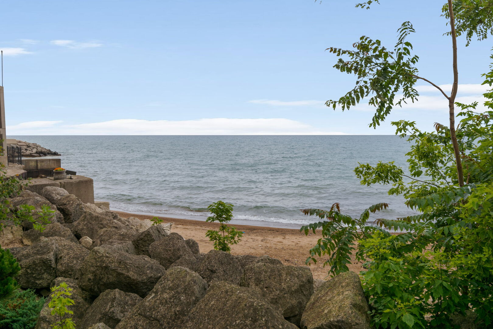 6121 N Sheridan Road Unit: 3A