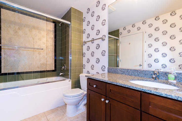 1735 N Paulina Street Unit: 206
