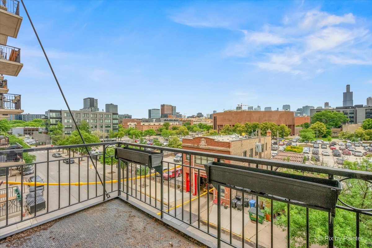 1500 W MONROE Street Unit: 422