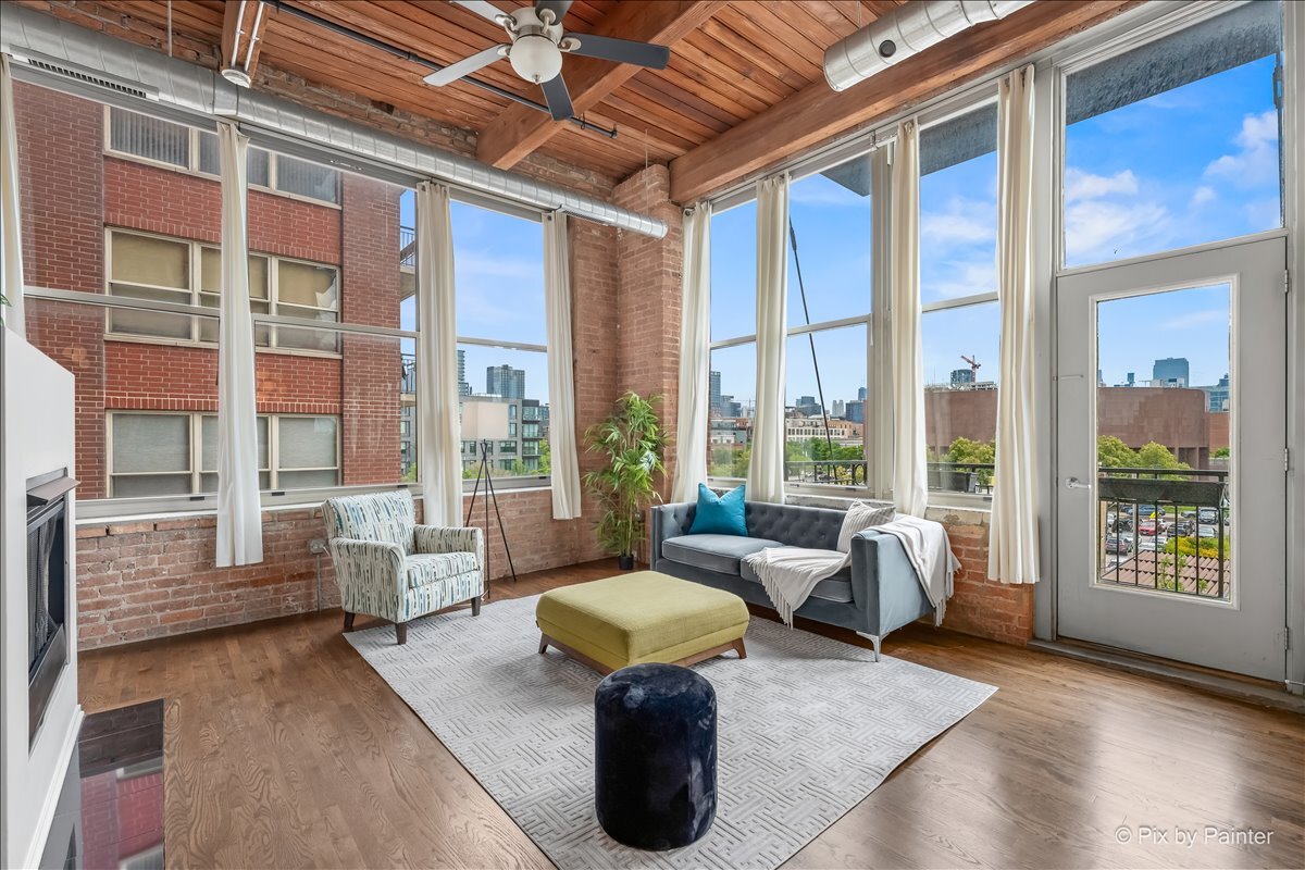 1500 W MONROE Street Unit: 422