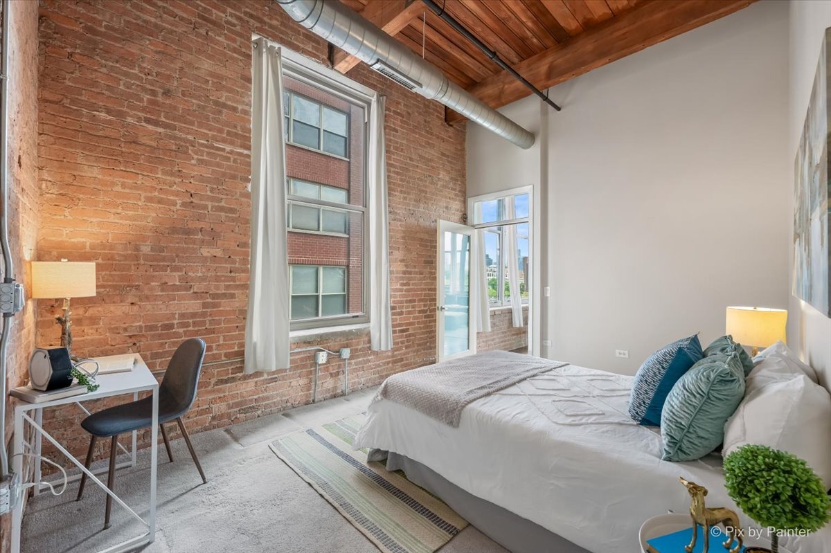 1500 W MONROE Street Unit: 422