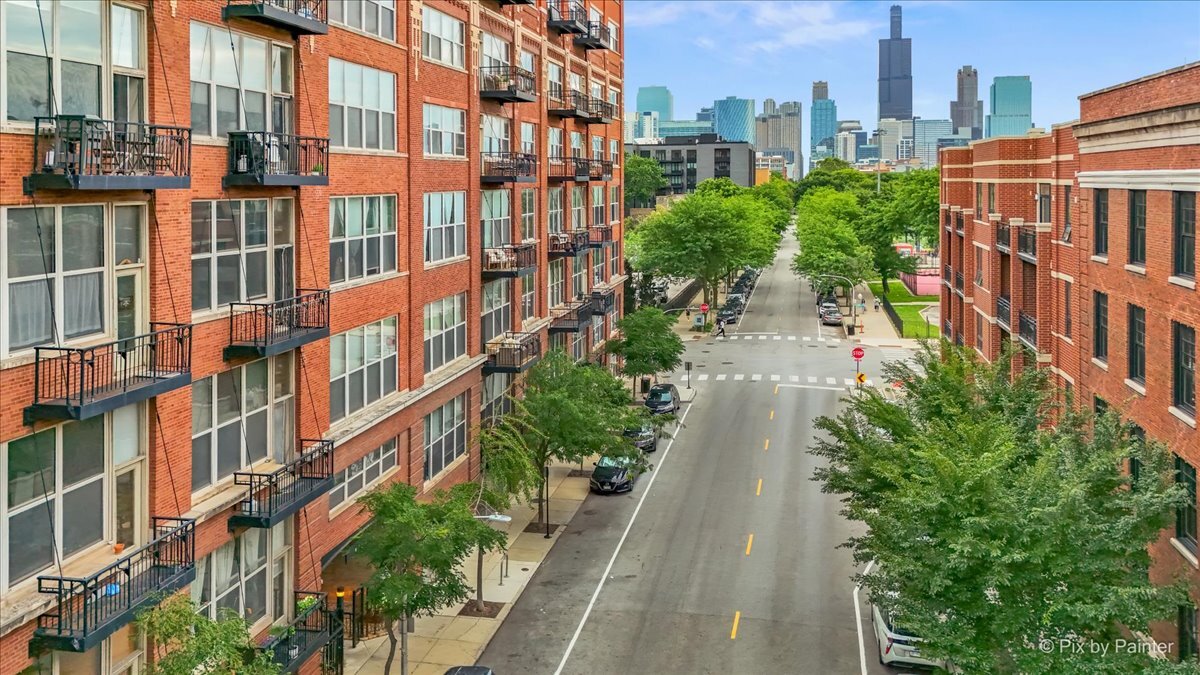 1500 W MONROE Street Unit: 422