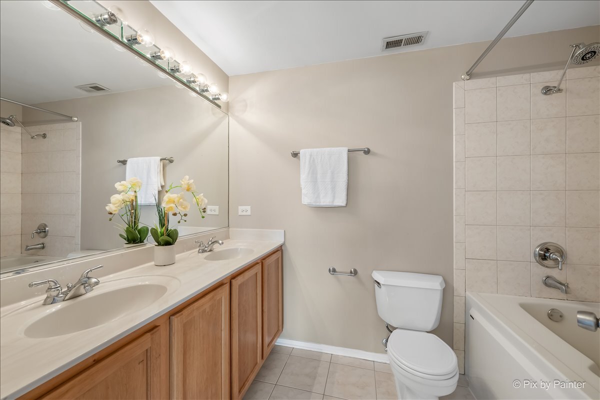 1500 W MONROE Street Unit: 422
