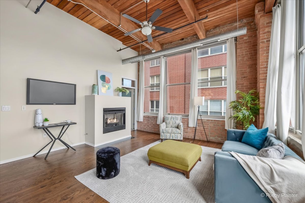 1500 W MONROE Street Unit: 422