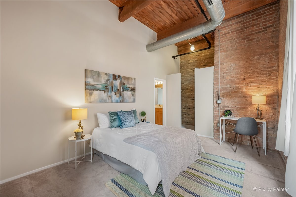 1500 W MONROE Street Unit: 422