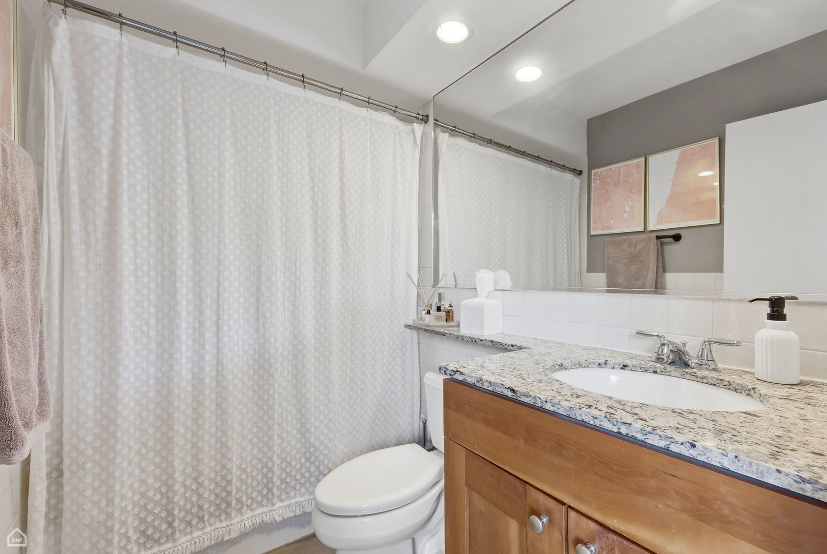 3033 N Sheridan Road Unit: 1609