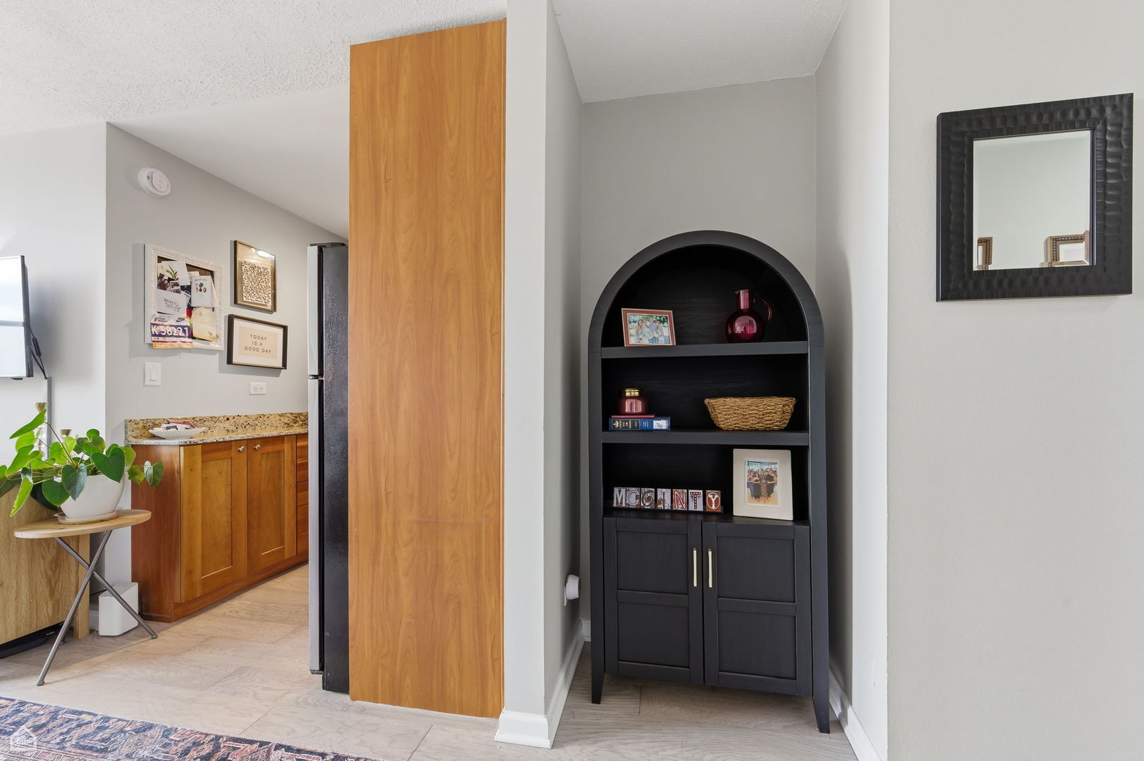 3033 N Sheridan Road Unit: 1609