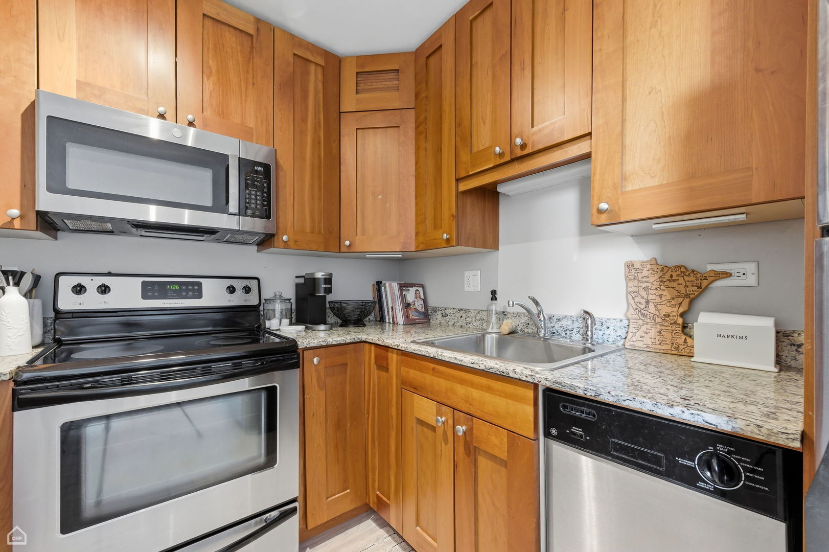 3033 N Sheridan Road Unit: 1609