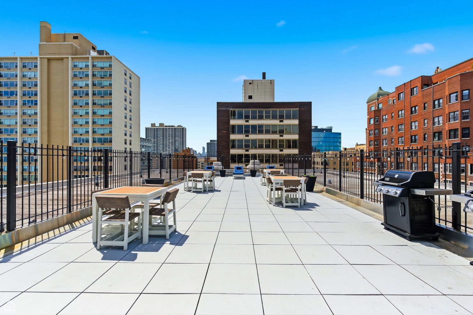 3033 N Sheridan Road Unit: 1609