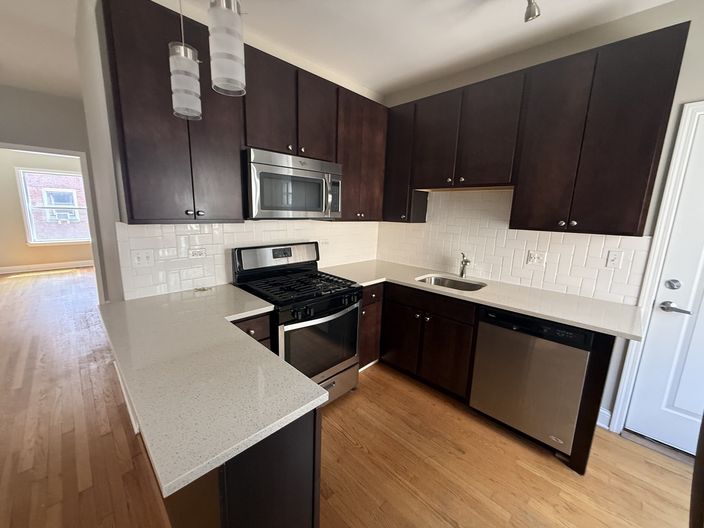 836 E 53rd Street Unit: 3N