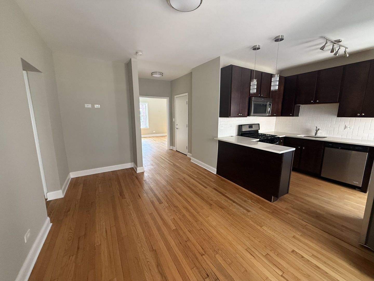 836 E 53rd Street Unit: 3N