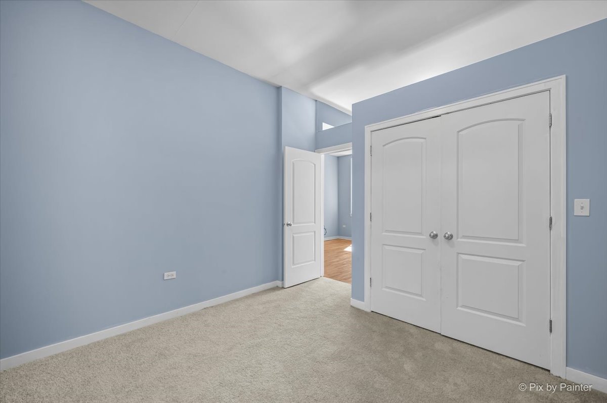 1347 N Greenview Avenue Unit: 1F