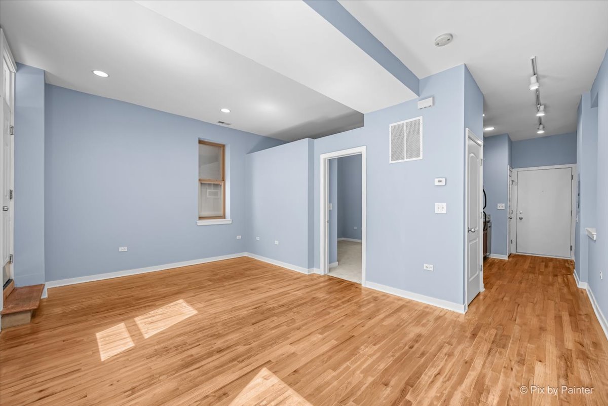 1347 N Greenview Avenue Unit: 1F