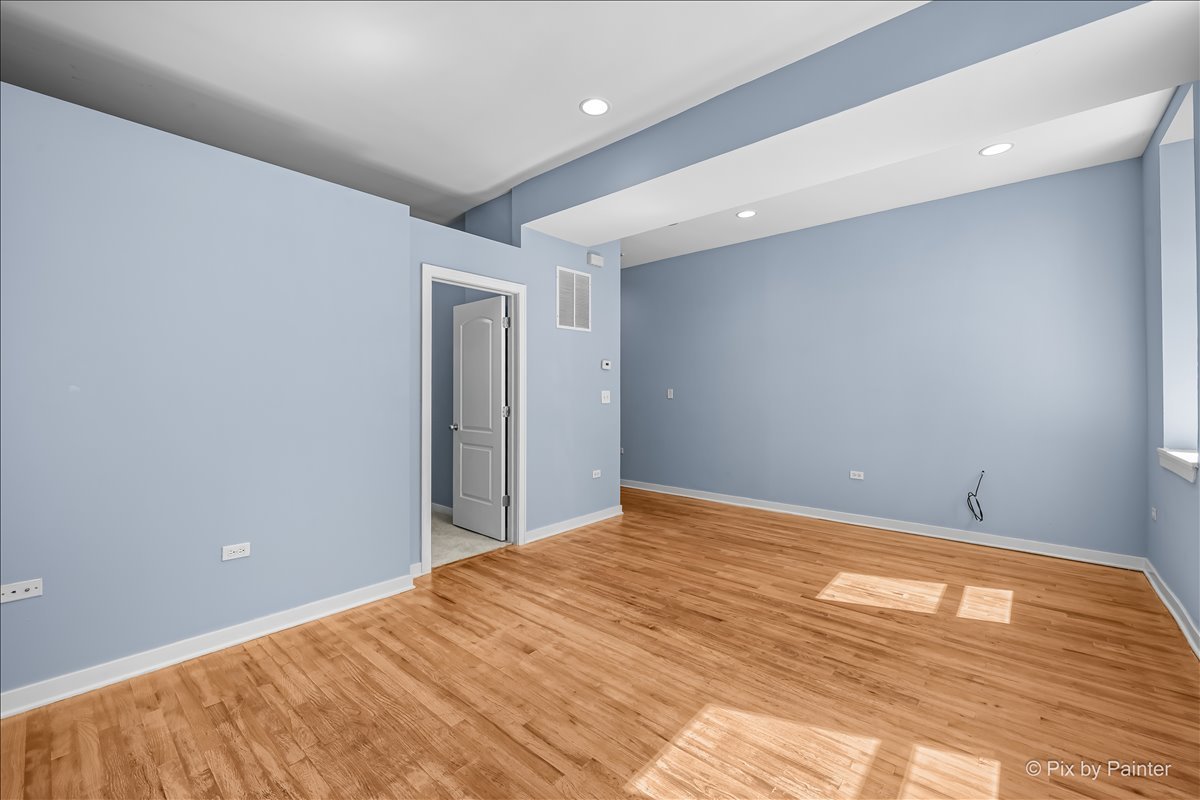 1347 N Greenview Avenue Unit: 1F