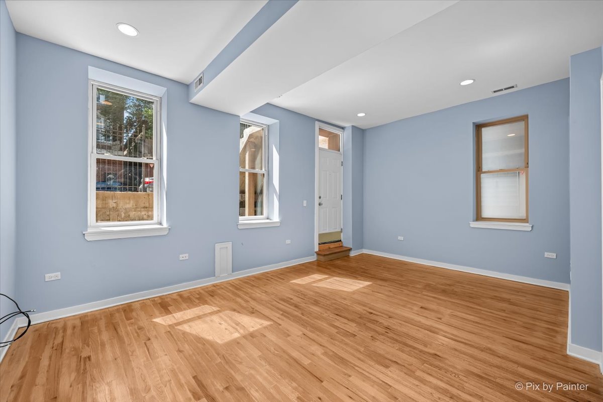 1347 N Greenview Avenue Unit: 1F