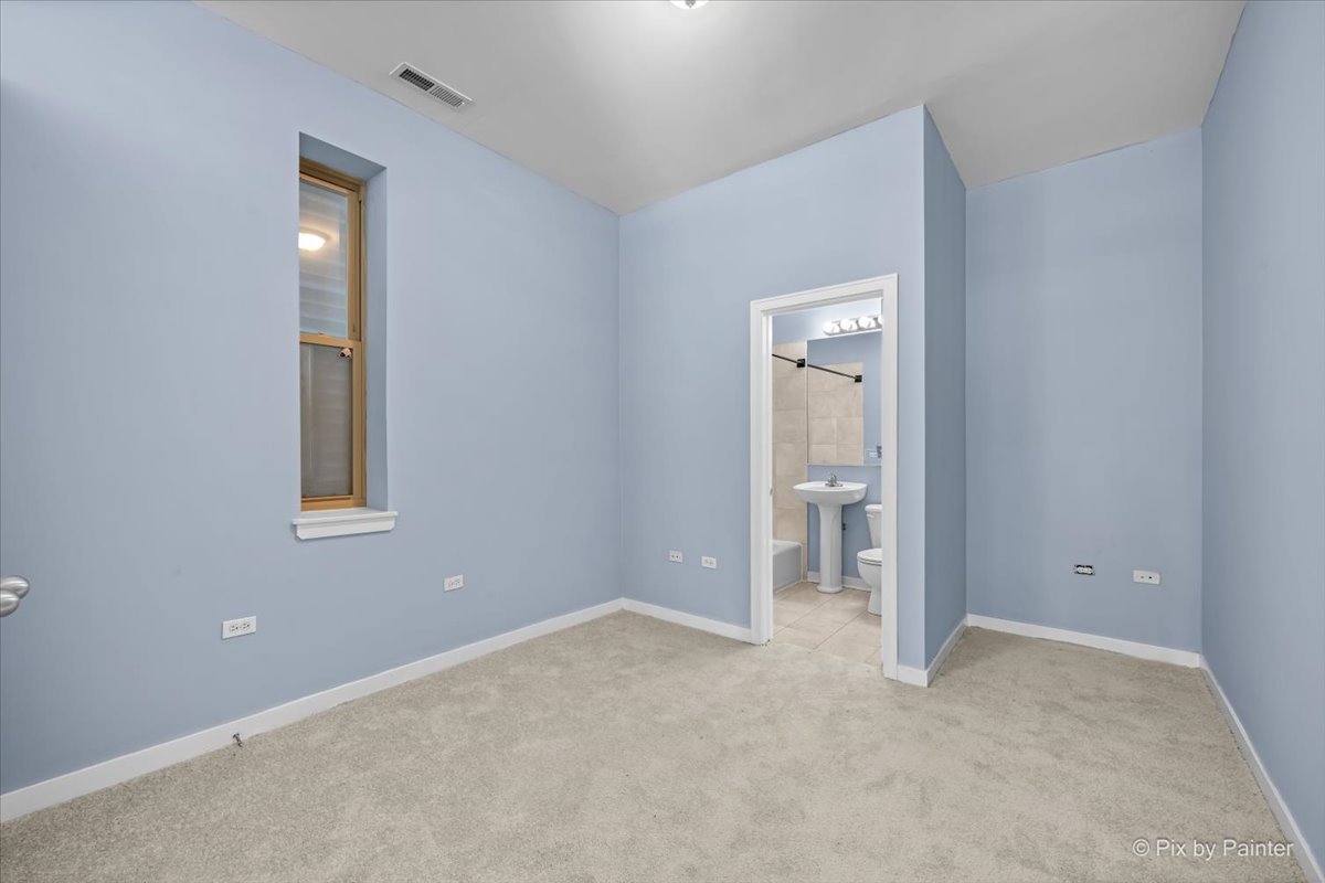1347 N Greenview Avenue Unit: 1F