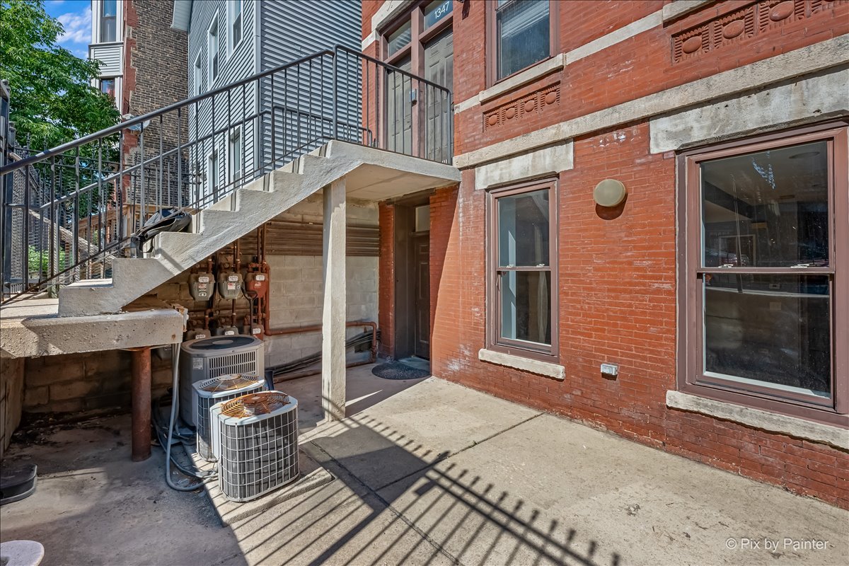 1347 N Greenview Avenue Unit: 1F