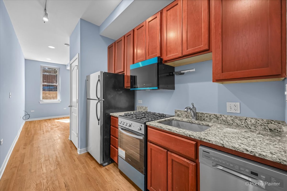 1347 N Greenview Avenue Unit: 1F