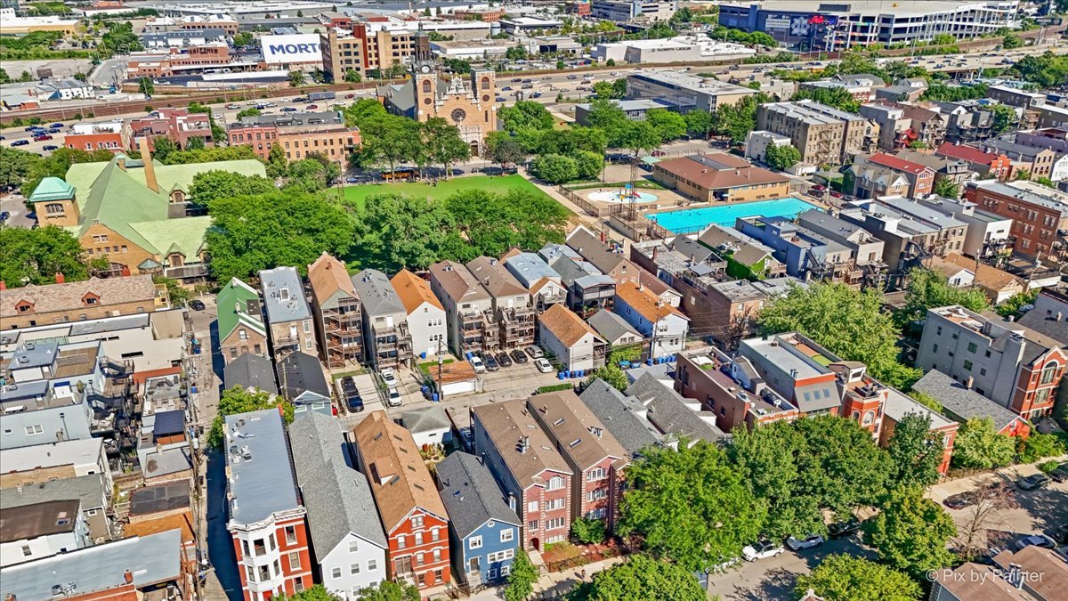 1347 N Greenview Avenue Unit: 1F