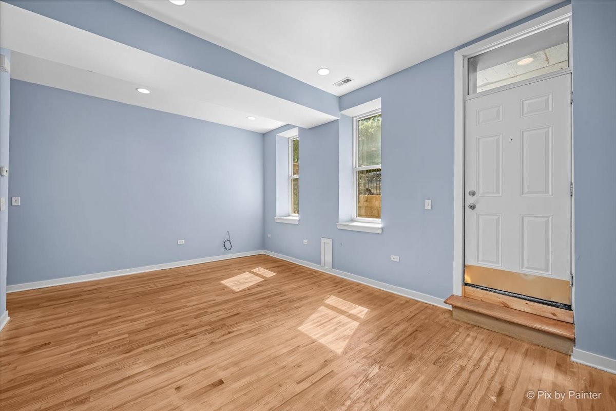 1347 N Greenview Avenue Unit: 1F