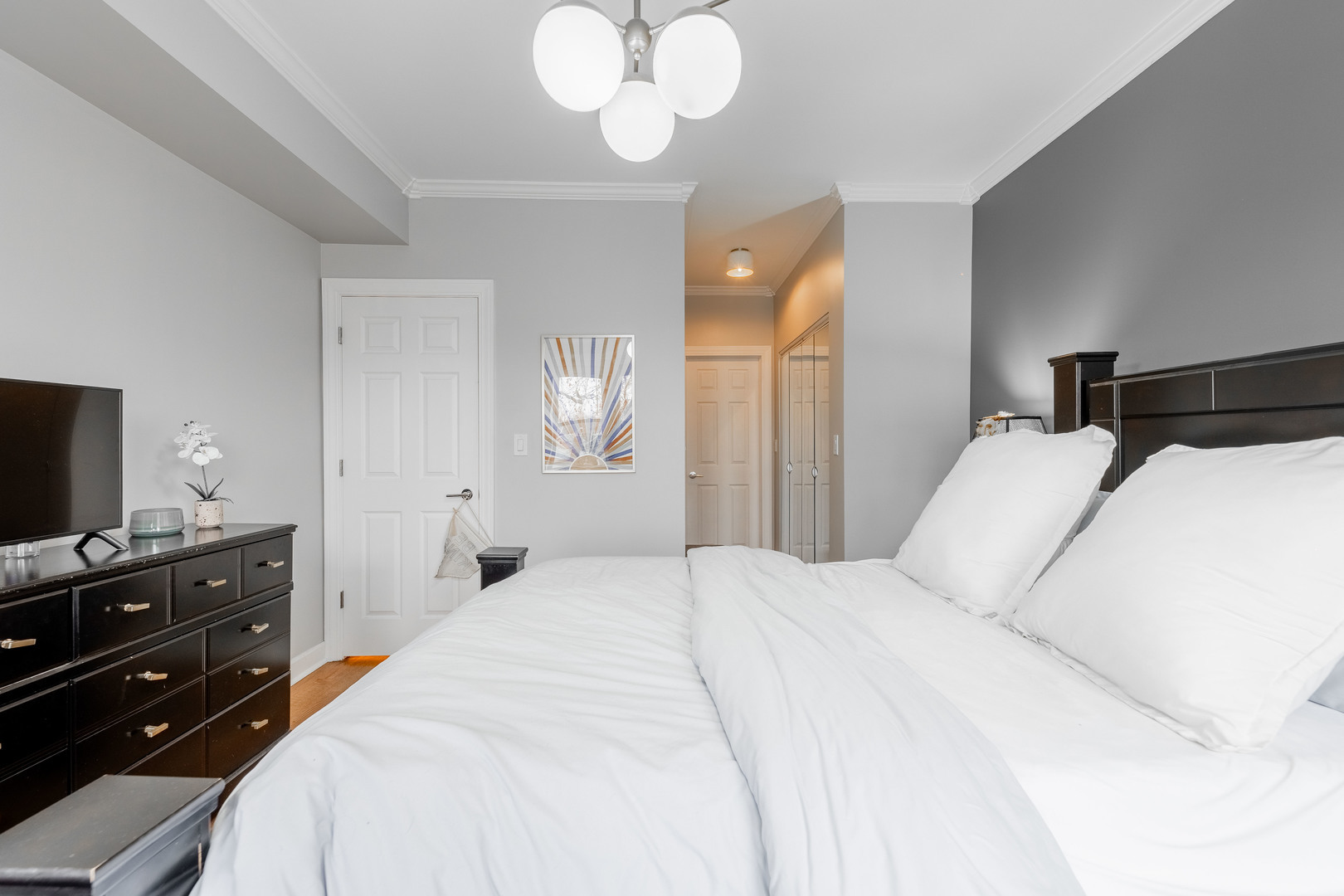 3214 W Berteau Avenue Unit: 2