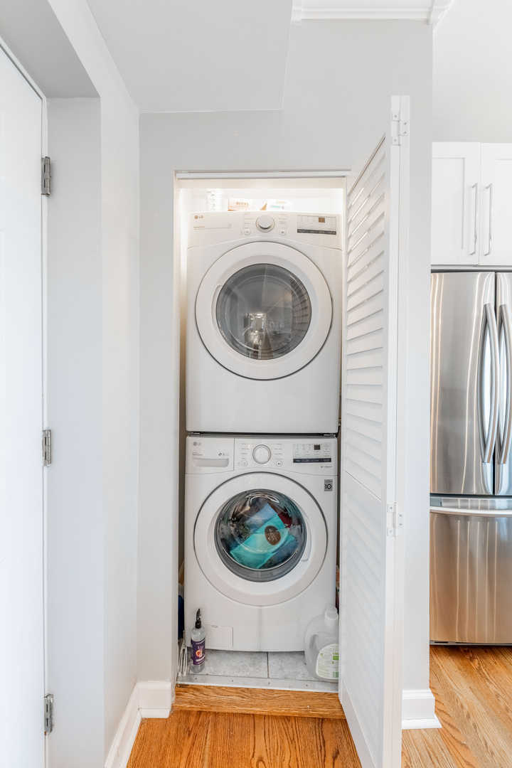 3214 W Berteau Avenue Unit: 2