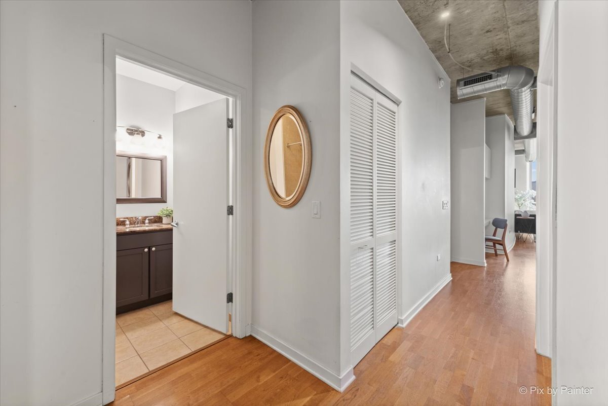 700 N Larrabee Street Unit: 1811
