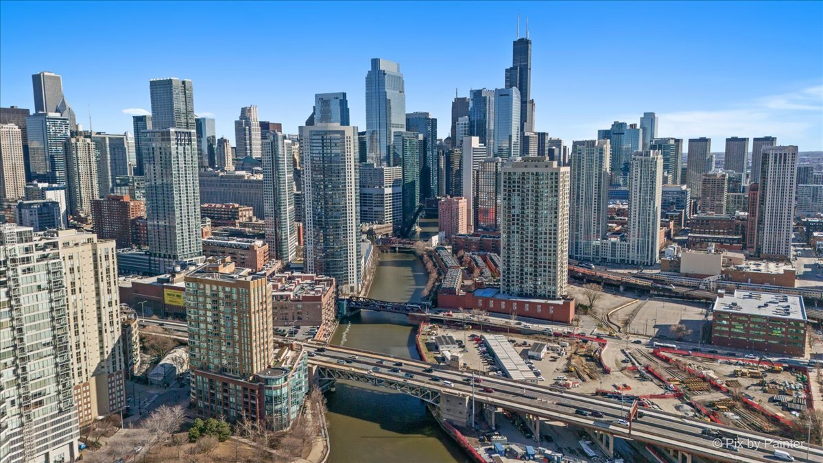 700 N Larrabee Street Unit: 1811
