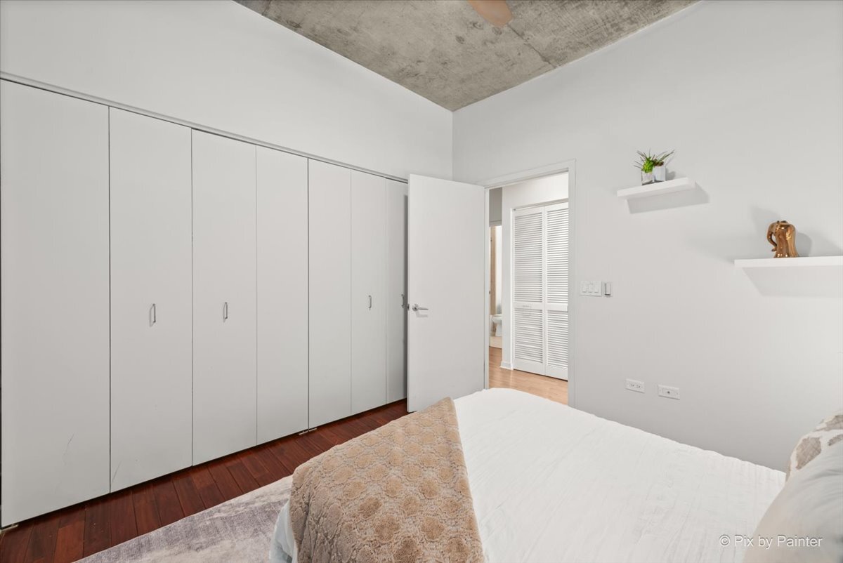 700 N Larrabee Street Unit: 1811