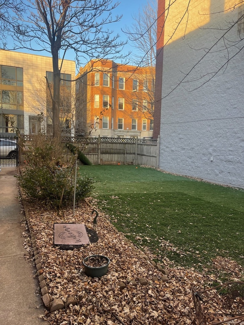 2329 W Huron Street Unit: 1B